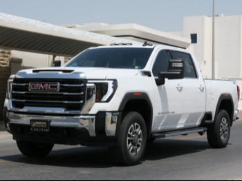 GMC  Sierra  2500 HD  2024  Automatic  10,000 Km  8 Cylinder  Four Wheel Drive (4WD)  Pick Up  White  With Warranty