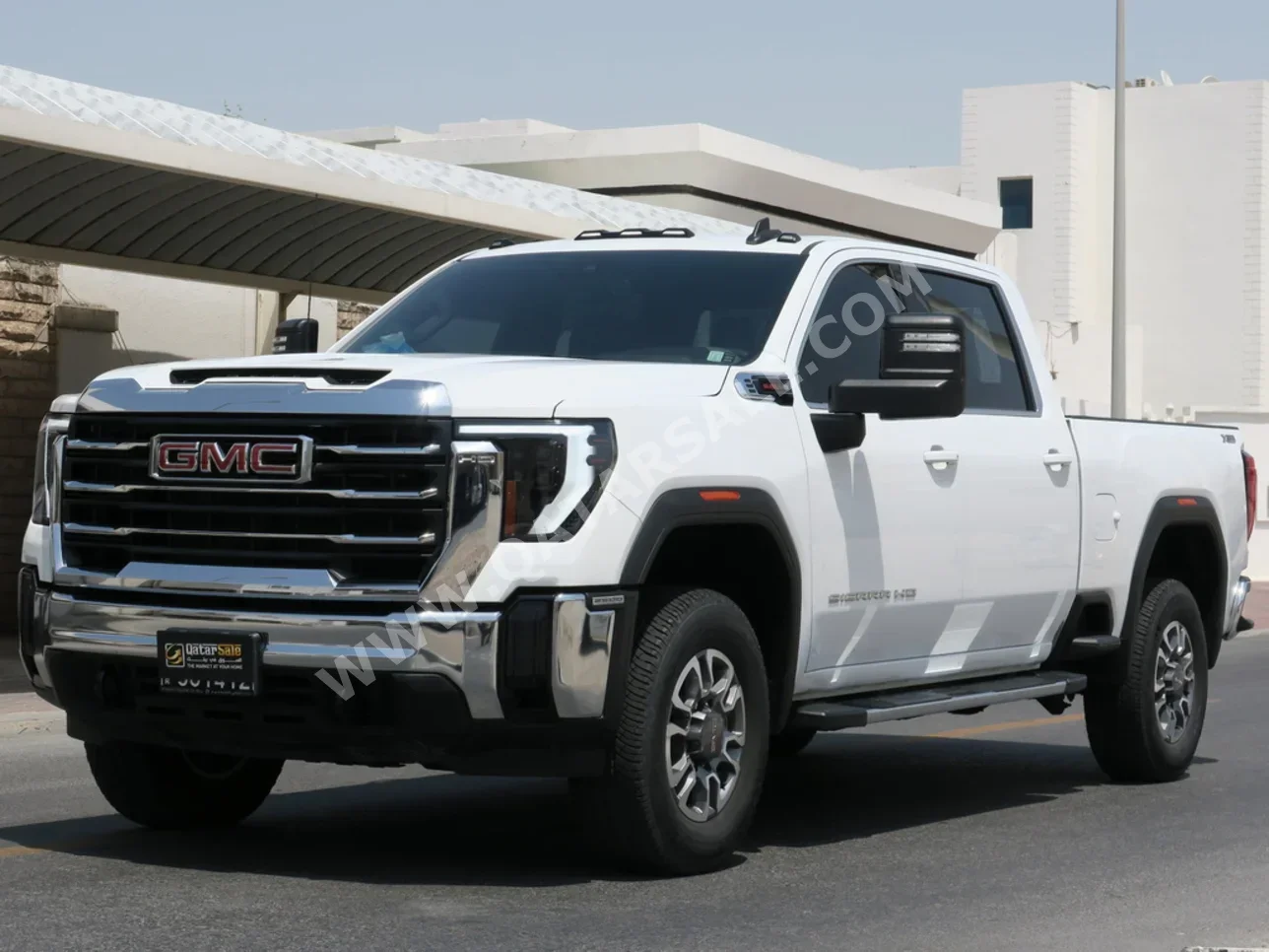 GMC  Sierra  2500 HD  2024  Automatic  10,000 Km  8 Cylinder  Four Wheel Drive (4WD)  Pick Up  White  With Warranty