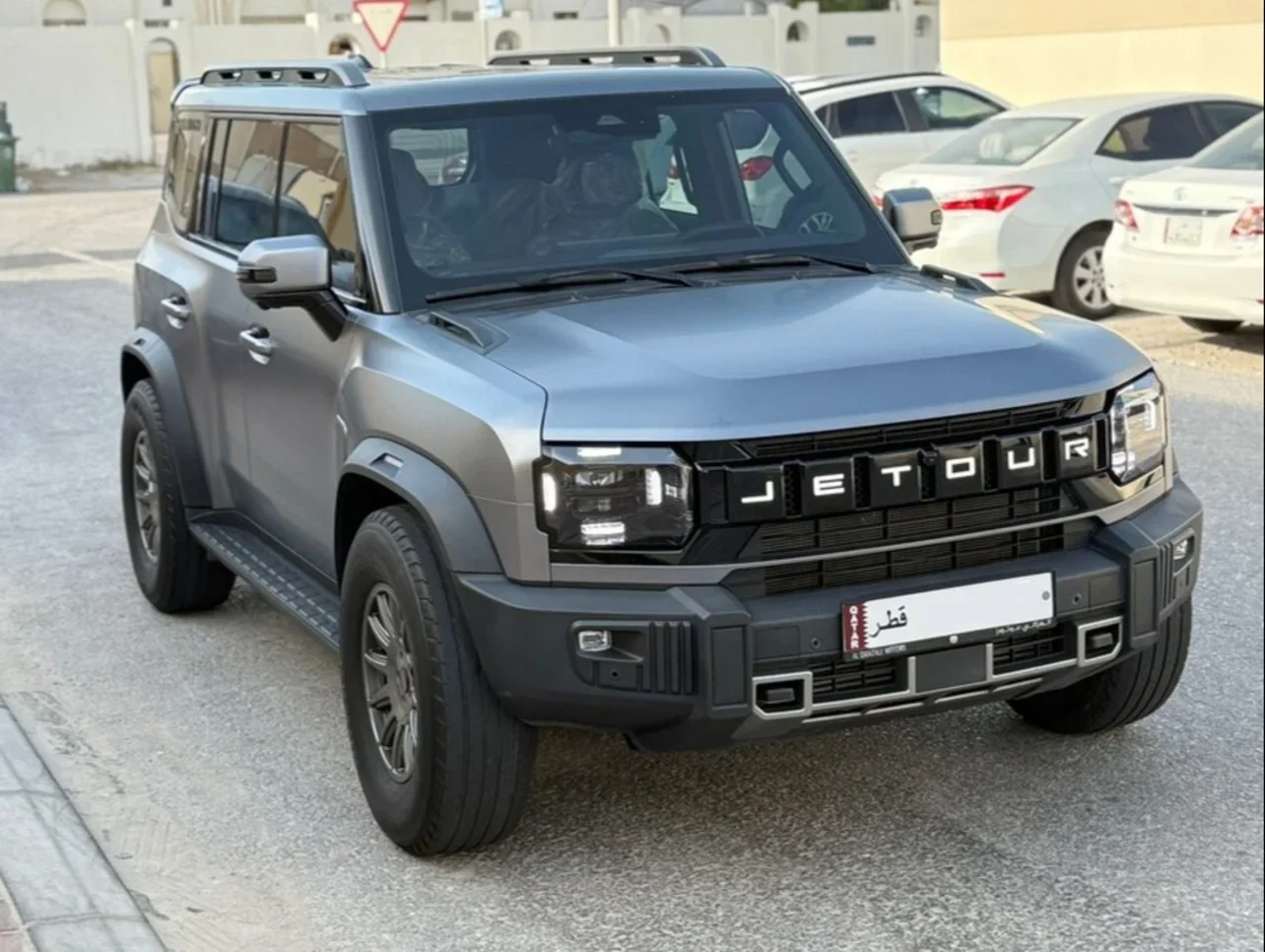 Jetour  T2  Luxury  2024  Automatic  43,000 Km  4 Cylinder  Four Wheel Drive (4WD)  SUV  Gray  With Warranty