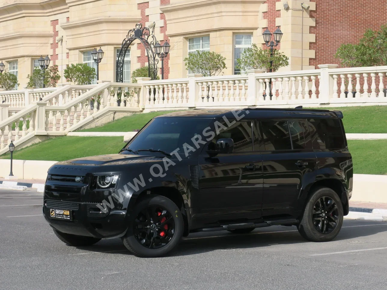 Land Rover  Defender  110 X Dynamic  2023  Automatic  36,000 Km  6 Cylinder  Four Wheel Drive (4WD)  SUV  Black  With Warranty