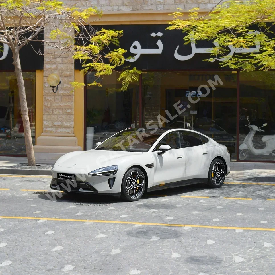 شاومي  اس يو 7  ماكس  2025  اوتوماتيك  650 كم  0 سلندر  دفع كلي مستمر  سيدان  أبيض  تحت الضمان