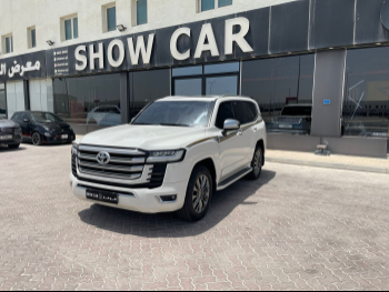 Toyota  Land Cruiser  VX Twin Turbo  2022  Automatic  47,000 Km  6 Cylinder  Four Wheel Drive (4WD)  SUV  White  With Warranty