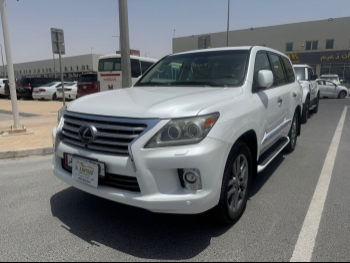 Lexus  LX  570  2012  Automatic  155,000 Km  8 Cylinder  Four Wheel Drive (4WD)  SUV  White