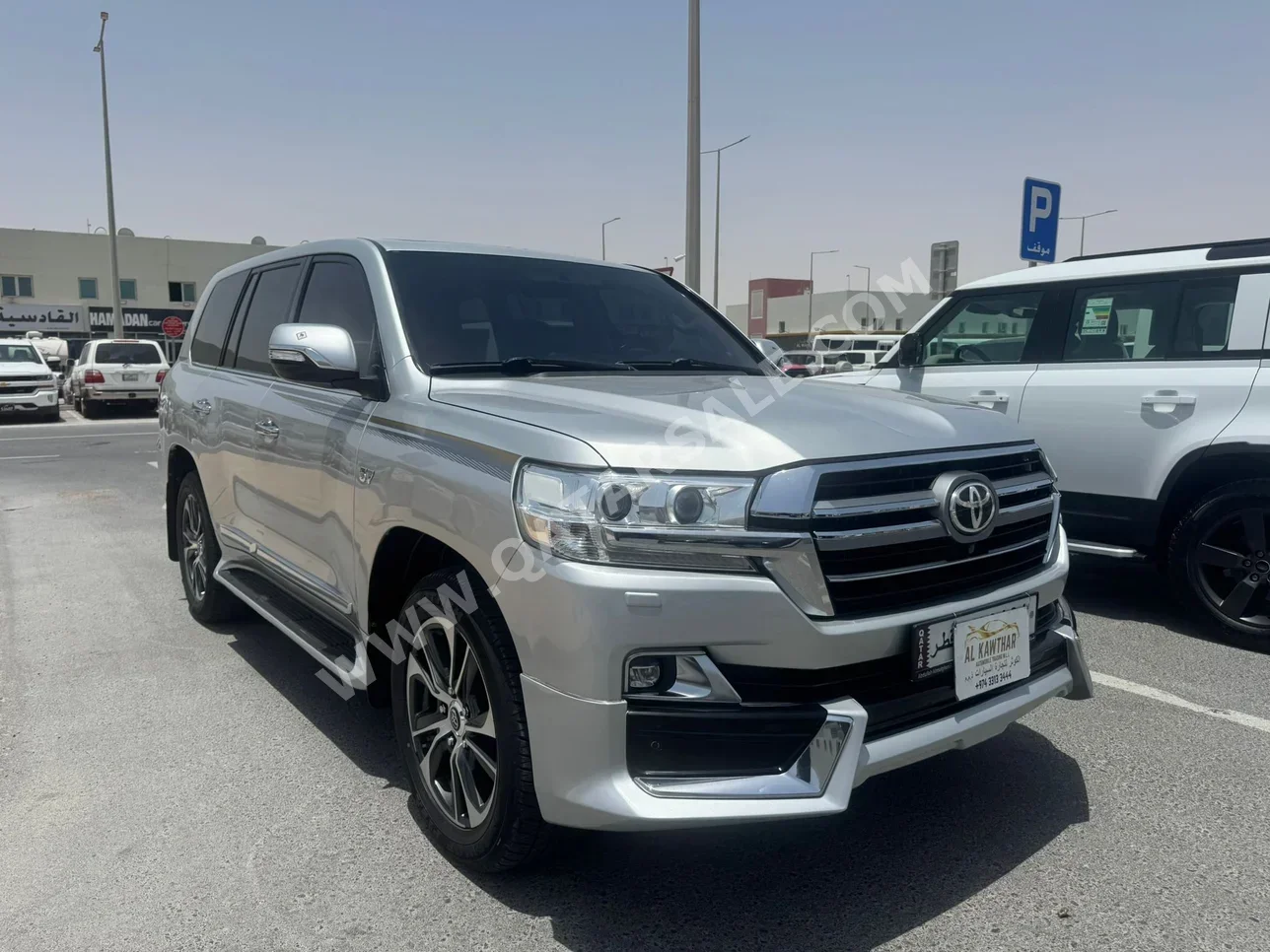 Toyota  Land Cruiser  VXR  2018  Automatic  245,000 Km  8 Cylinder  Four Wheel Drive (4WD)  SUV  Silver