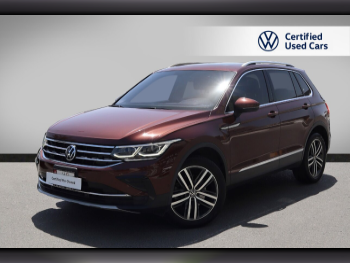 Volkswagen  Tiguan  2.0 TSI  2022  Automatic  33,400 Km  4 Cylinder  All Wheel Drive (AWD)  SUV  Brown  With Warranty
