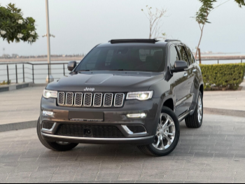 Jeep  Grand Cherokee  Summit  2021  Automatic  16,500 Km  6 Cylinder  Four Wheel Drive (4WD)  SUV  Gray  With Warranty