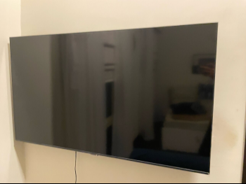 Television (TV) Samsung  - 42 Inch  - HD  - Smart TV  - With Sound System
