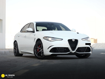 Alfa Romeo  Giulia  Quadrifoglio  2021  Automatic  35,500 Km  6 Cylinder  Rear Wheel Drive (RWD)  Sedan  White