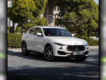 Maserati  Levante  2017  Automatic  48,000 Km  6 Cylinder  All Wheel Drive (AWD)  SUV  White