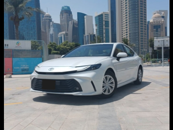 Toyota  Camry  2025  Automatic  0 Km  4 Cylinder  Front Wheel Drive (FWD)  Sedan  White  With Warranty