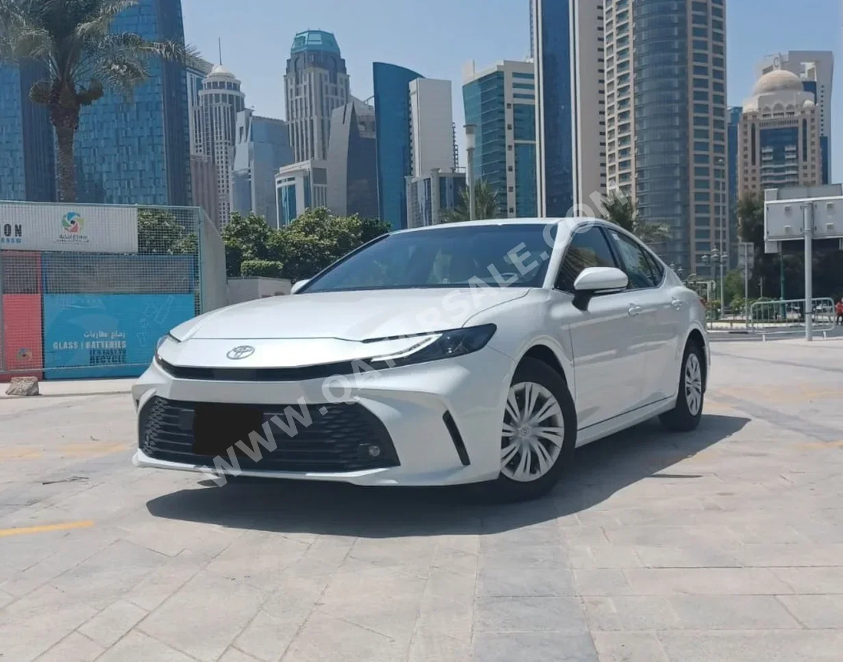 Toyota  Camry  2025  Automatic  0 Km  4 Cylinder  Front Wheel Drive (FWD)  Sedan  White  With Warranty