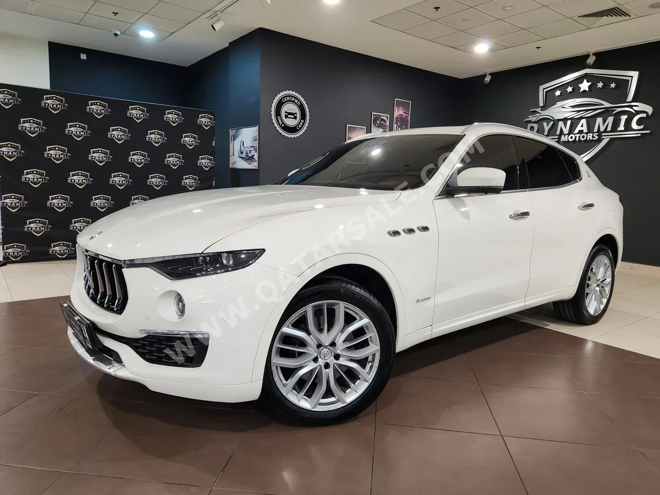 مزاراتي  ليفانت  كيو 4  2020  اوتوماتيك  45,000 كم  6 سلندر  دفع رباعي  اس يو في  أبيض