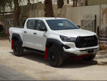 Toyota  Hilux  GR Sport  2025  Automatic  0 Km  6 Cylinder  Four Wheel Drive (4WD)  Pick Up  White  With Warranty