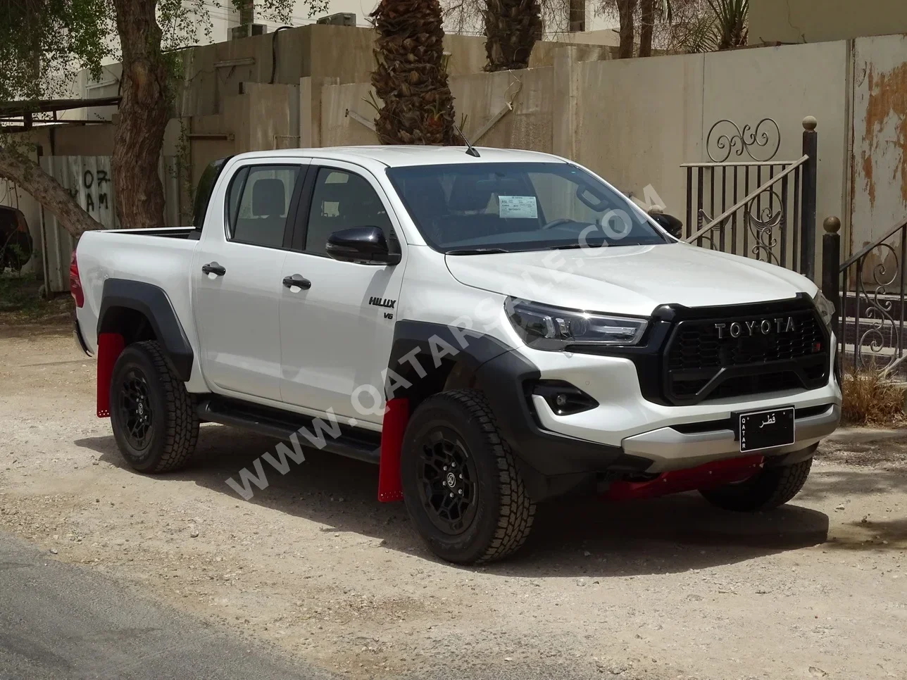 Toyota  Hilux  GR Sport  2025  Automatic  0 Km  6 Cylinder  Four Wheel Drive (4WD)  Pick Up  White  With Warranty