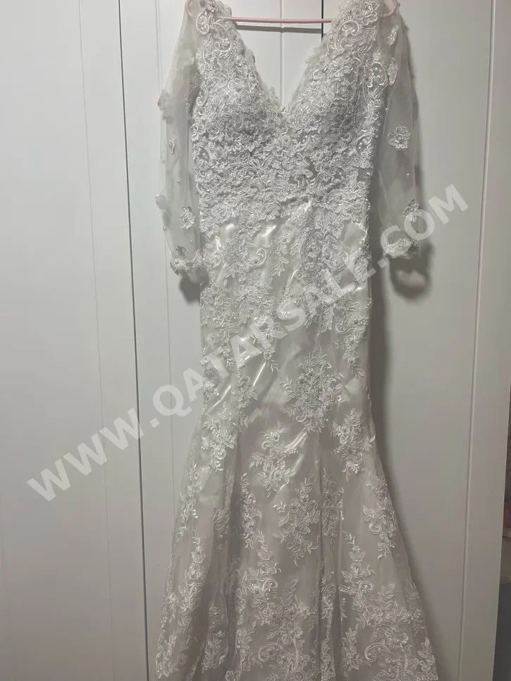 Wedding Dress  - Chiffon  - White  -Size: Medium