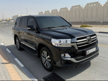 Toyota  Land Cruiser  VXS  2019  Automatic  190,000 Km  8 Cylinder  Four Wheel Drive (4WD)  SUV  Black