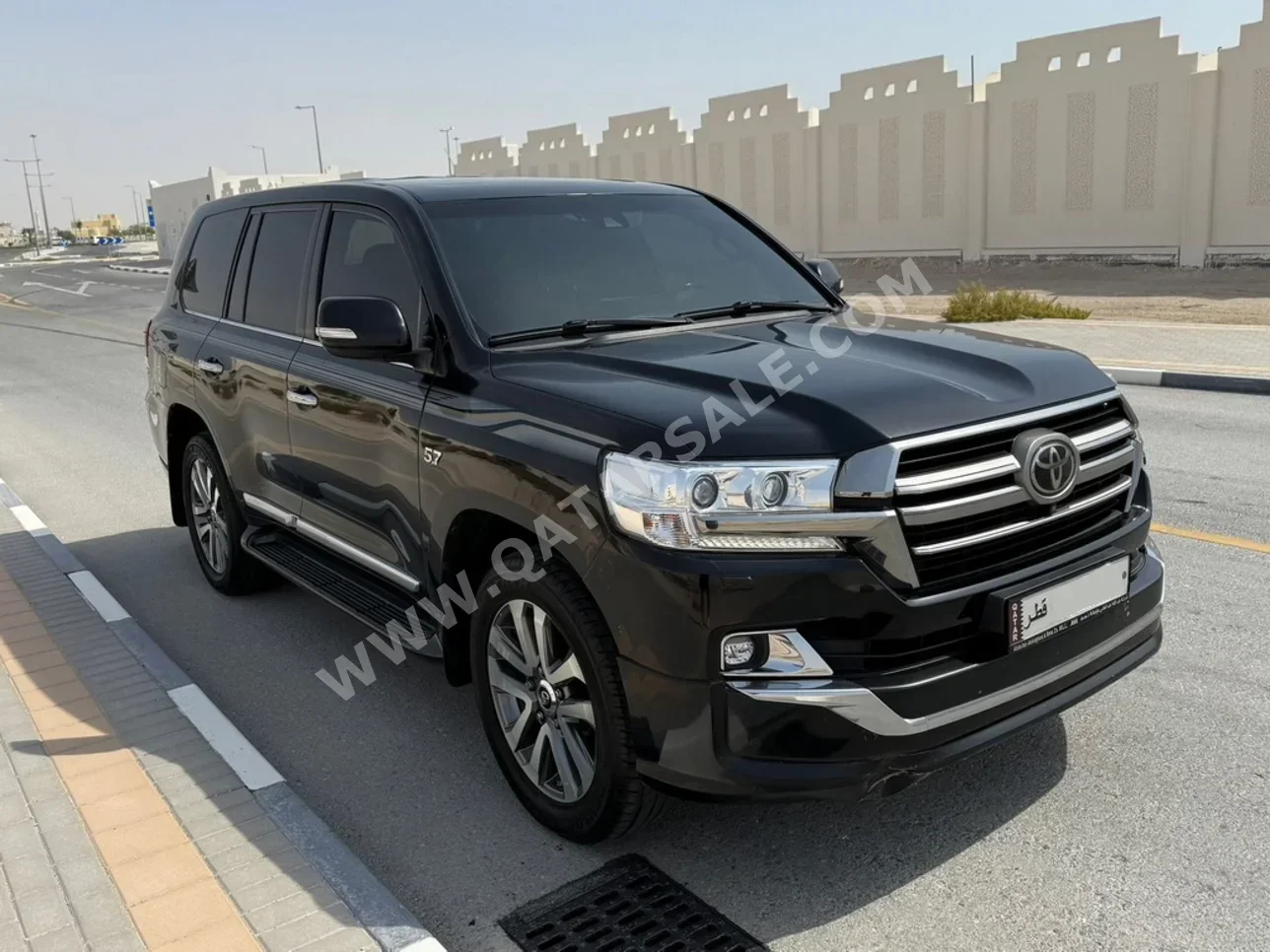 Toyota  Land Cruiser  VXS  2019  Automatic  190,000 Km  8 Cylinder  Four Wheel Drive (4WD)  SUV  Black