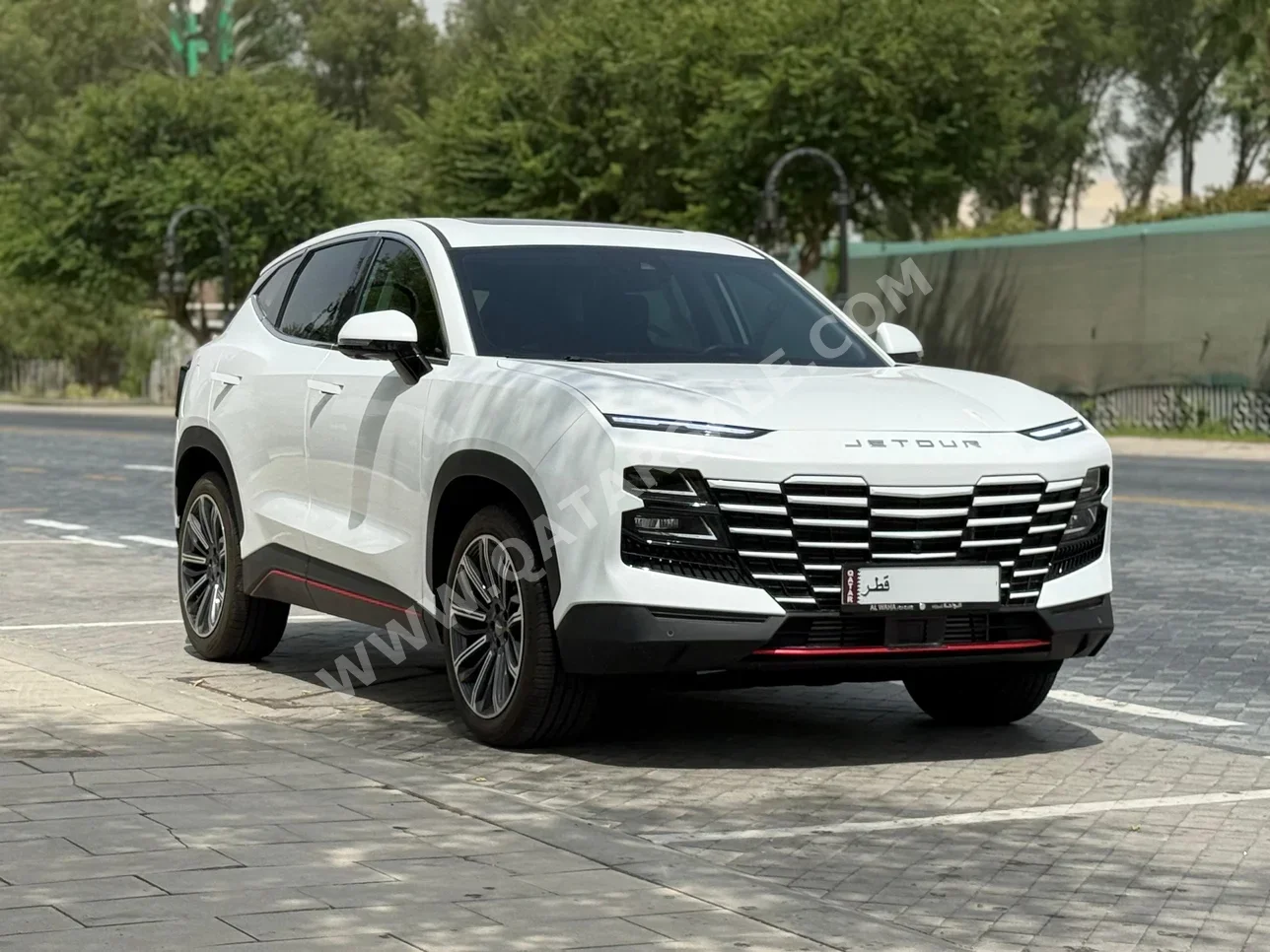 Jetour  Dashing  Flag Ship  2025  Automatic  19,000 Km  4 Cylinder  Four Wheel Drive (4WD)  SUV  White  With Warranty