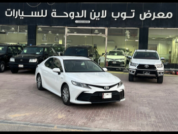 تويوتا  كامري  أل اي  2020  اوتوماتيك  260,000 كم  4 سلندر  سحب امامي  سيدان  أبيض