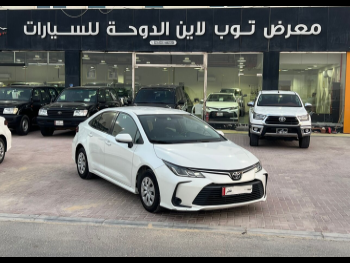 تويوتا  كورولا  اكس ال اي  2022  اوتوماتيك  297,000 كم  4 سلندر  سحب امامي  سيدان  أبيض