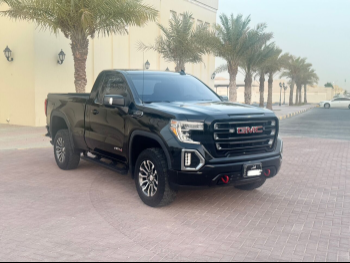 GMC  Sierra  AT4  2022  Automatic  75,000 Km  8 Cylinder  Four Wheel Drive (4WD)  Pick Up  Black  With Warranty