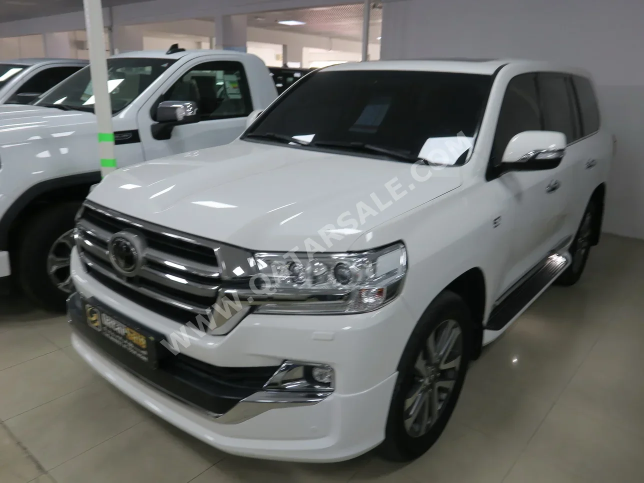 Toyota  Land Cruiser  VXR  2019  Automatic  232,000 Km  8 Cylinder  Four Wheel Drive (4WD)  SUV  White