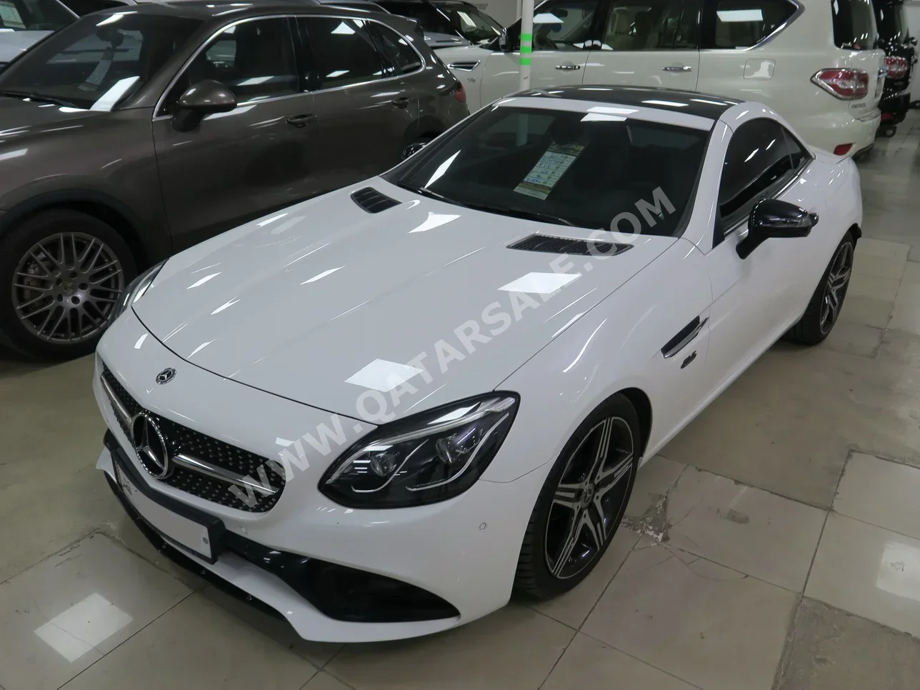 Mercedes-Benz  SLC  200  2020  Automatic  92,000 Km  4 Cylinder  Rear Wheel Drive (RWD)  Coupe / Sport  White