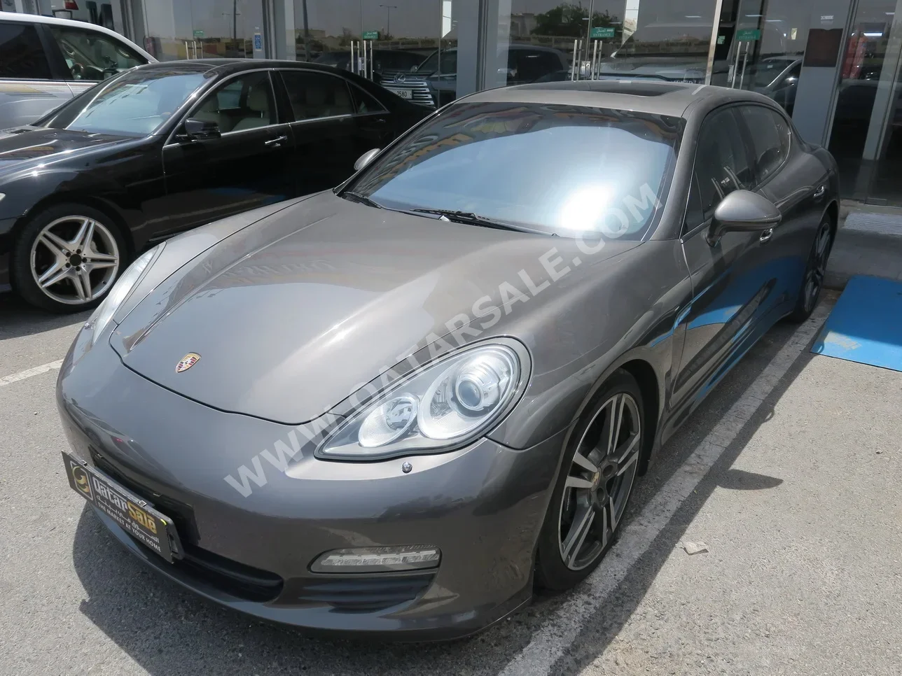 Porsche  Panamera  2013  Automatic  108,000 Km  6 Cylinder  Rear Wheel Drive (RWD)  Sedan  Gray