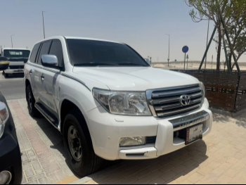 Toyota  Land Cruiser  VXR  2009  Automatic  410,500 Km  8 Cylinder  Four Wheel Drive (4WD)  SUV  White
