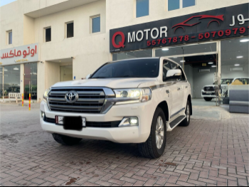 Toyota  Land Cruiser  VXR  2021  Automatic  160,000 Km  8 Cylinder  Four Wheel Drive (4WD)  SUV  White