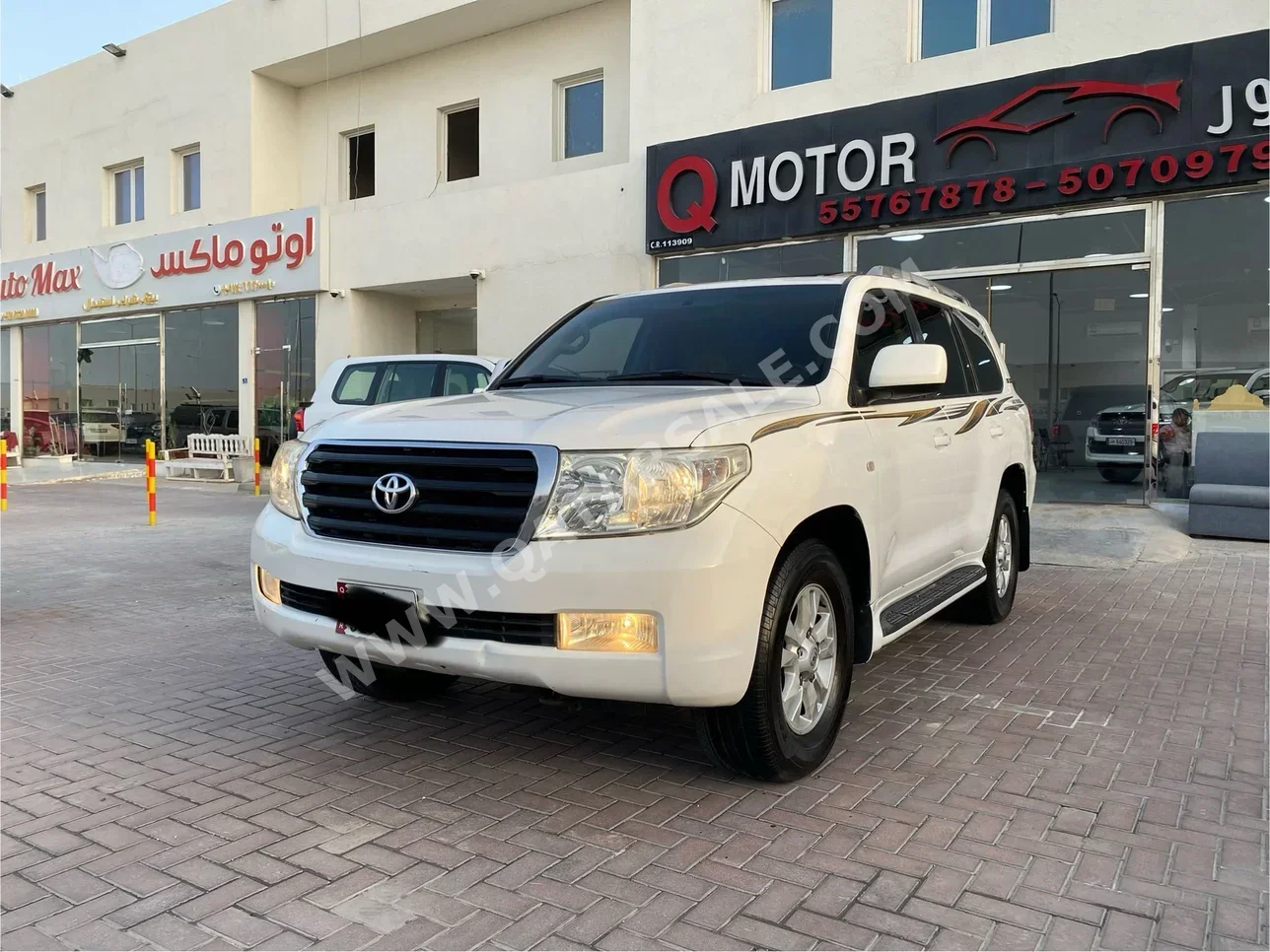 Toyota  Land Cruiser  GX  2011  Automatic  300,000 Km  6 Cylinder  Four Wheel Drive (4WD)  SUV  White