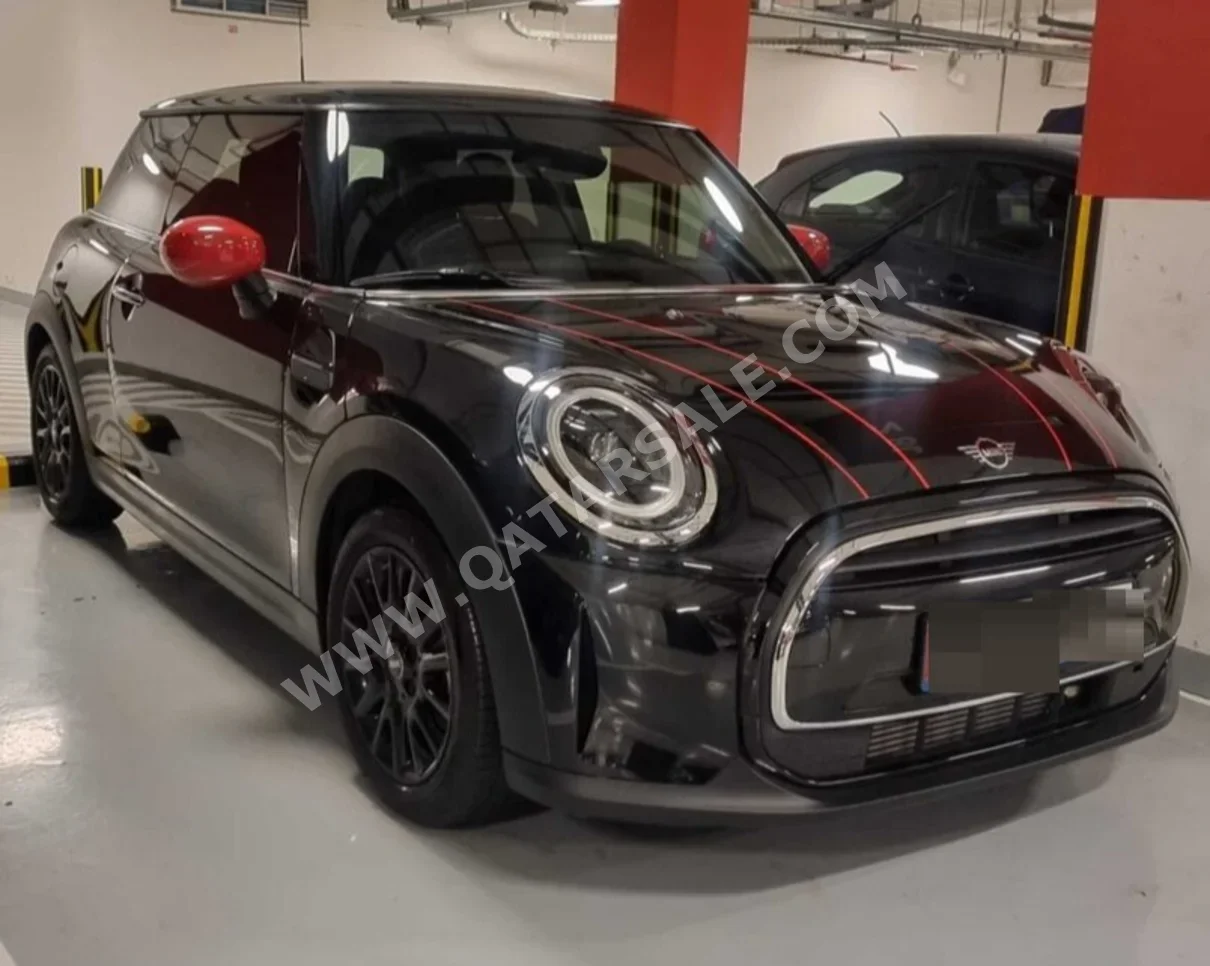 Mini  Cooper  2024  Automatic  20,000 Km  3 Cylinder  Front Wheel Drive (FWD)  Hatchback  Black and Red  With Warranty