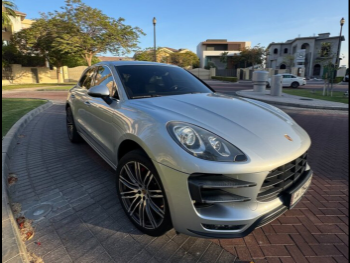 Porsche  Macan  Turbo  2015  Automatic  91,600 Km  6 Cylinder  All Wheel Drive (AWD)  SUV  Silver