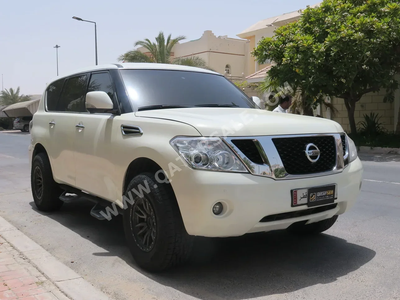 نيسان  باترول  ال اي  2010  اوتوماتيك  322,000 كم  8 سلندر  دفع رباعي  اس يو في  أبيض