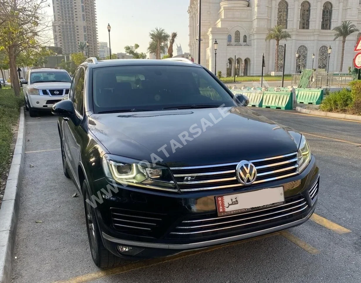 Volkswagen  Touareg  R line  2017  Automatic  122,000 Km  6 Cylinder  All Wheel Drive (AWD)  SUV  Black