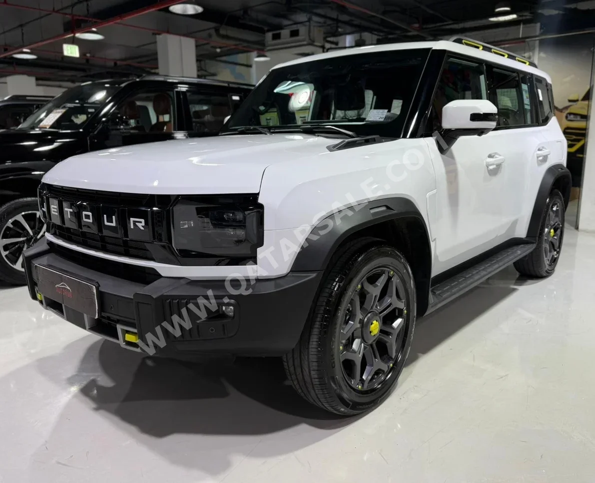Jetour  T2  Luxury  2026  Automatic  0 Km  4 Cylinder  All Wheel Drive (AWD)  SUV  White  With Warranty