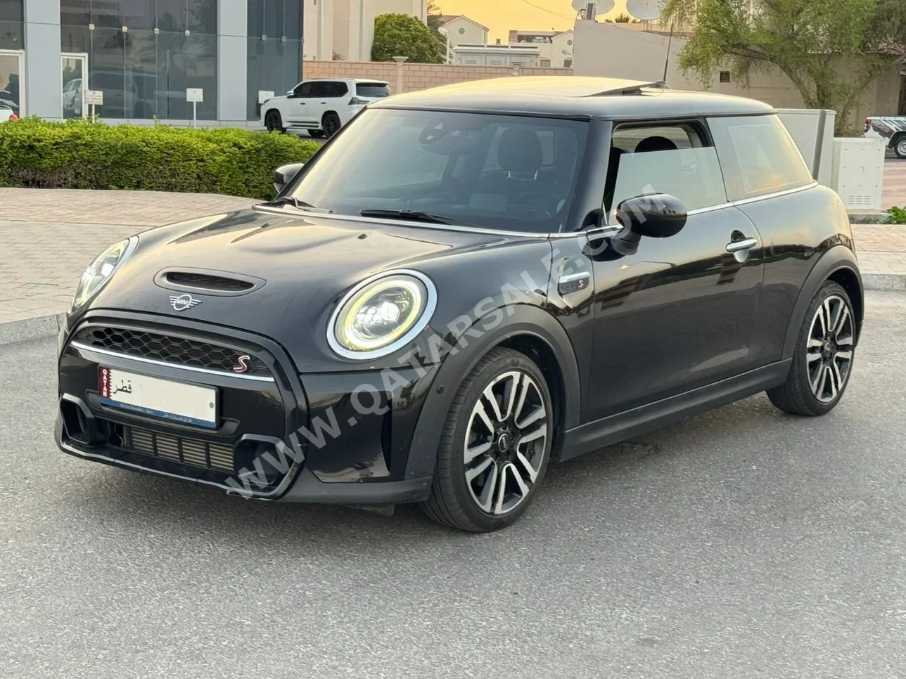 Mini  Cooper  S  2023  Automatic  45,000 Km  4 Cylinder  Front Wheel Drive (FWD)  Hatchback  Black  With Warranty