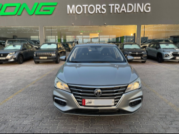 ام جي  5  2022  اوتوماتيك  85,000 كم  4 سلندر  سحب امامي  سيدان  فضي