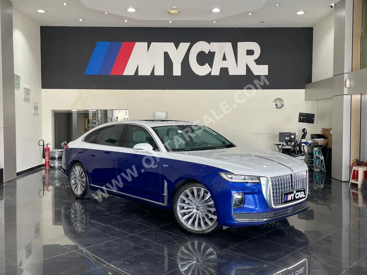Hongqi  H9  2022  Automatic  5,000 Km  6 Cylinder  All Wheel Drive (AWD)  Sedan  Blue and White  With Warranty