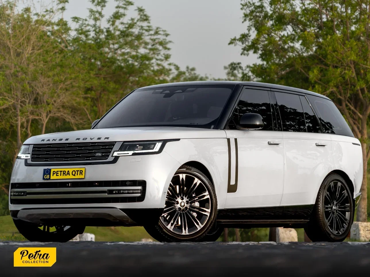 Land Rover  HSE VOUGE  8 Cylinder  SUV 4x4  White  2023