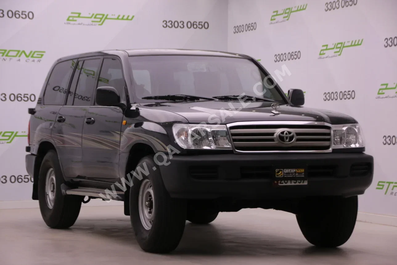 تويوتا  لاند كروزر  جي اكس  2004  عادي  433,000 كم  6 سلندر  دفع رباعي  اس يو في  أسود