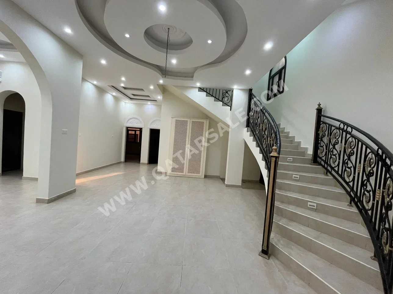 Family Residential - Not Furnished - Al Daayen - Umm Qarn - 7 Bedrooms