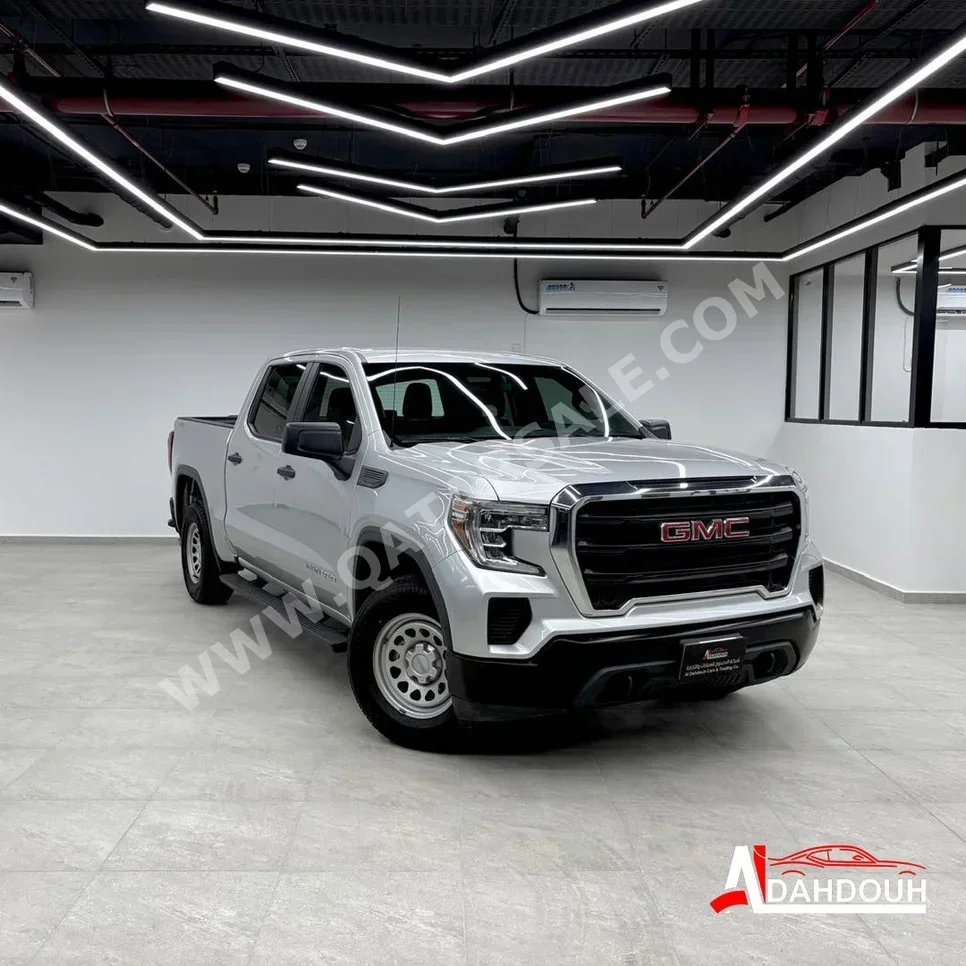 GMC  Sierra  1500  2020  Automatic  222,000 Km  6 Cylinder  Four Wheel Drive (4WD)  Pick Up  Silver