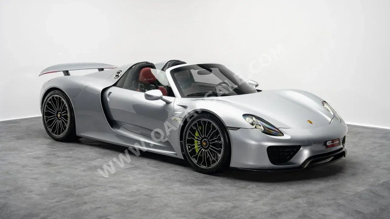 بورش  918  سبايدر  2015  اوتوماتيك  7,791 كم  8 سلندر  دفع خلفي  كشف  فضي