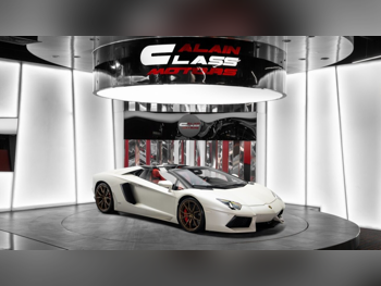 لمبرجيني  أفانتادور  رود ستر  2015  اوتوماتيك  18,000 كم  12 سلندر  دفع خلفي  كشف  أبيض