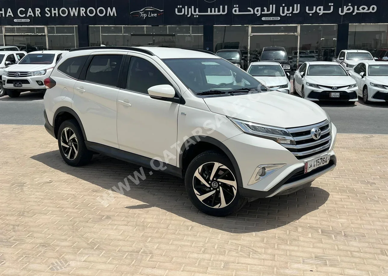 تويوتا  راش  2020  اوتوماتيك  186,000 كم  4 سلندر  سحب امامي  اس يو في  أبيض