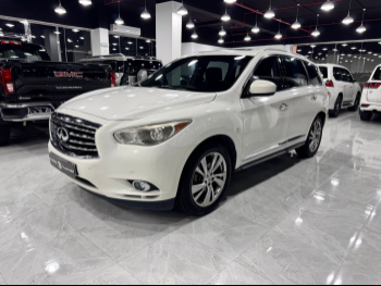 Infiniti  JX  35  2013  Automatic  135,000 Km  6 Cylinder  Four Wheel Drive (4WD)  SUV  White