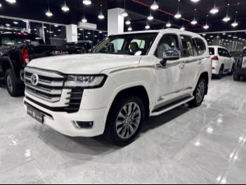 Toyota  Land Cruiser  VX Twin Turbo  2023  Automatic  52,000 Km  6 Cylinder  Four Wheel Drive (4WD)  SUV  White  With Warranty