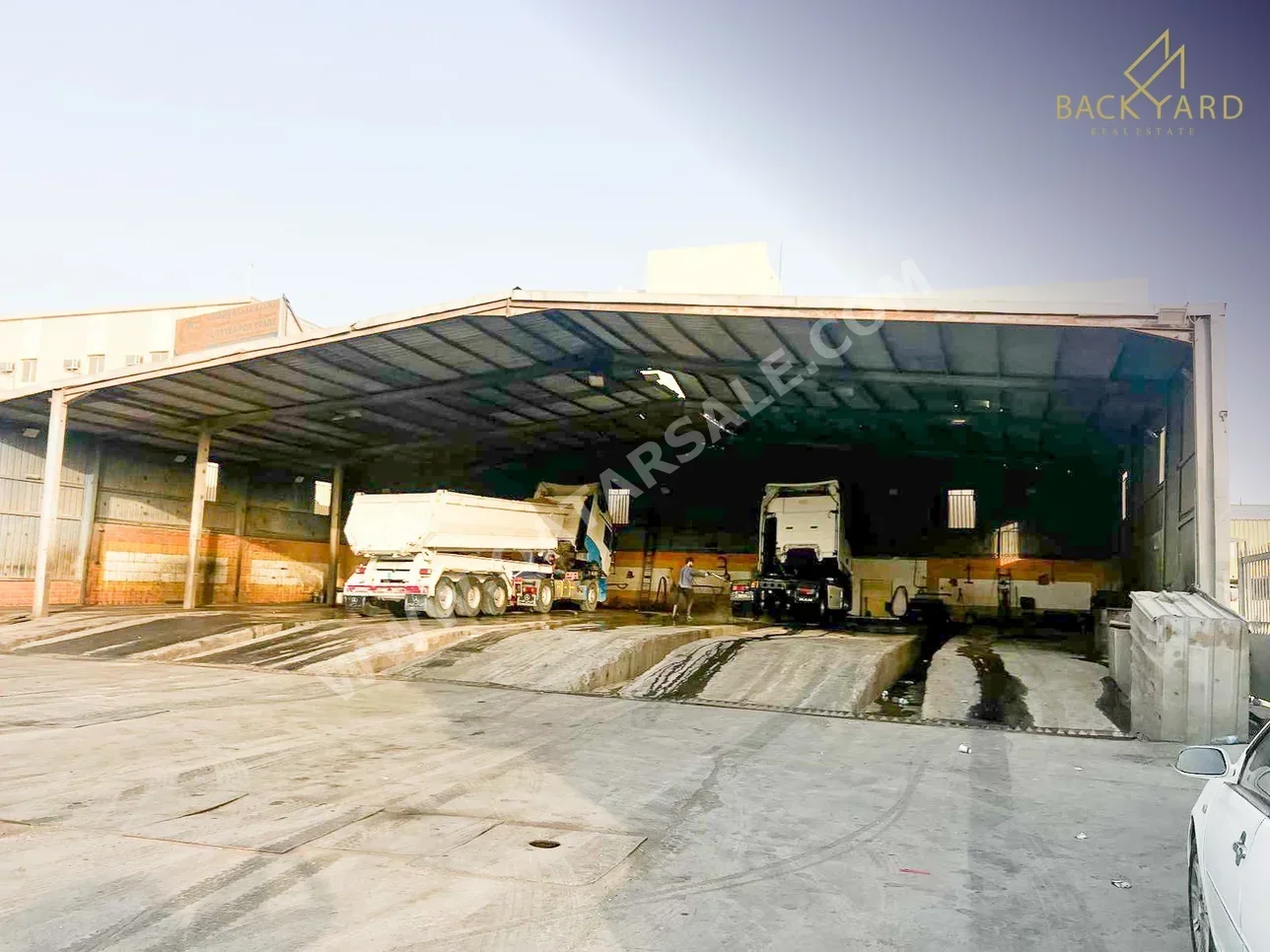 Warehouses & Stores - Al Wakrah  - Industrial Area  -Area Size: 2000 Square Meter