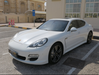 Porsche  Panamera  4S  2013  Automatic  56,000 Km  8 Cylinder  Rear Wheel Drive (RWD)  Sedan  White  With Warranty